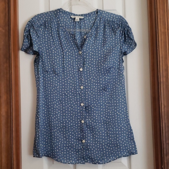 Loved Banana Republic Silk blue top - Picture 1 of 6